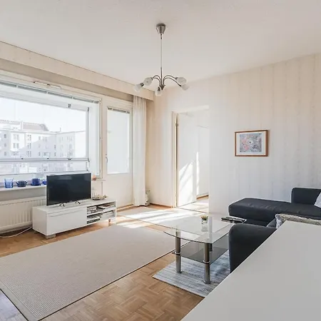 Free Parking & Private Balcony アパート *