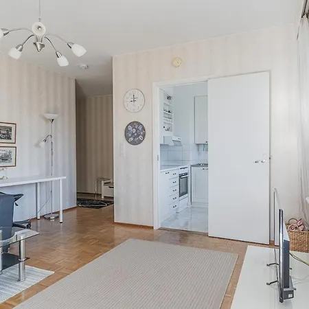 Free Parking & Private Balcony
